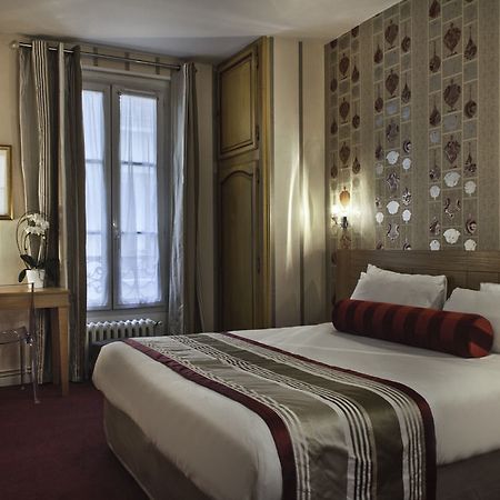 Hotel Romance Malesherbes By Patrick Hayat Paris Room photo
