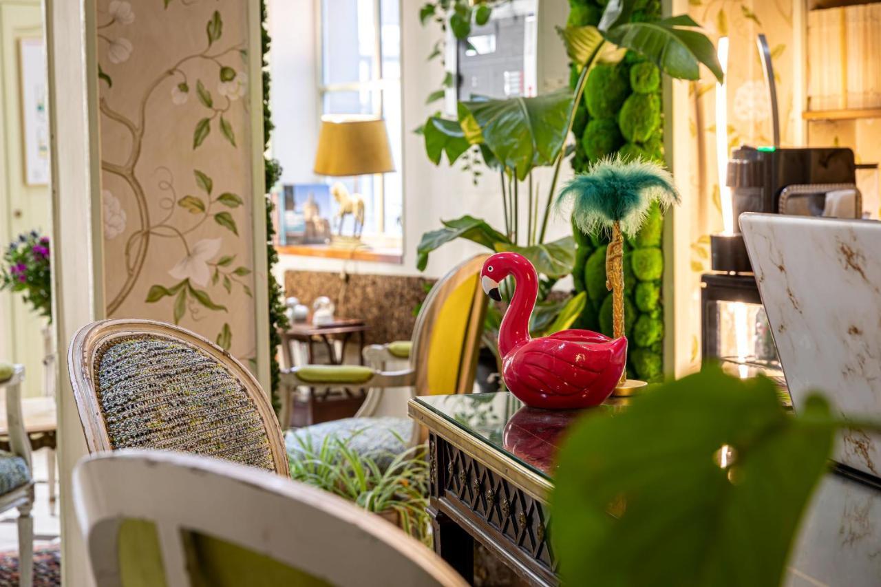 Hotel Romance Malesherbes By Patrick Hayat Paris Exterior photo