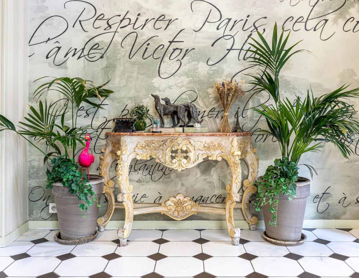 Hotel Romance Malesherbes By Patrick Hayat Paris Exterior photo