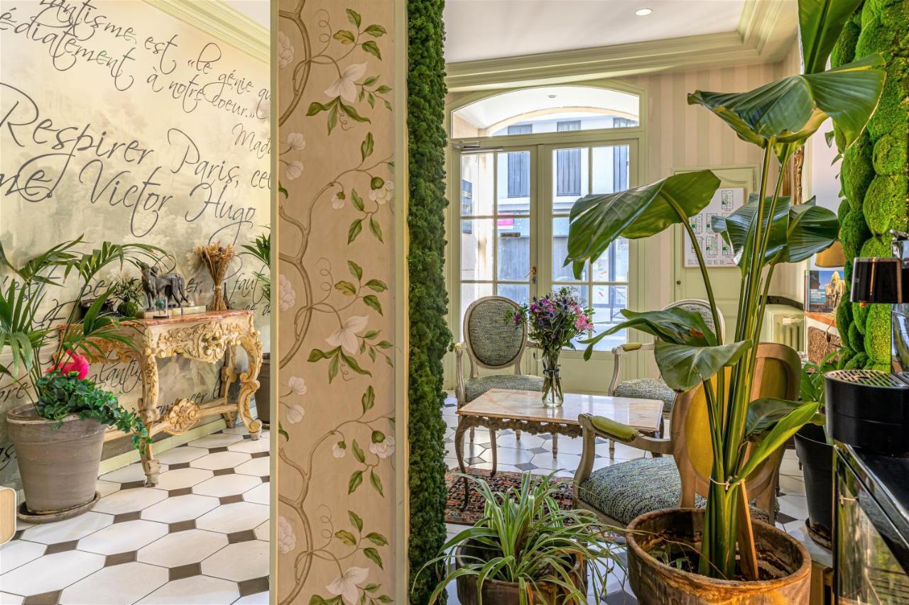 Hotel Romance Malesherbes By Patrick Hayat Paris Exterior photo