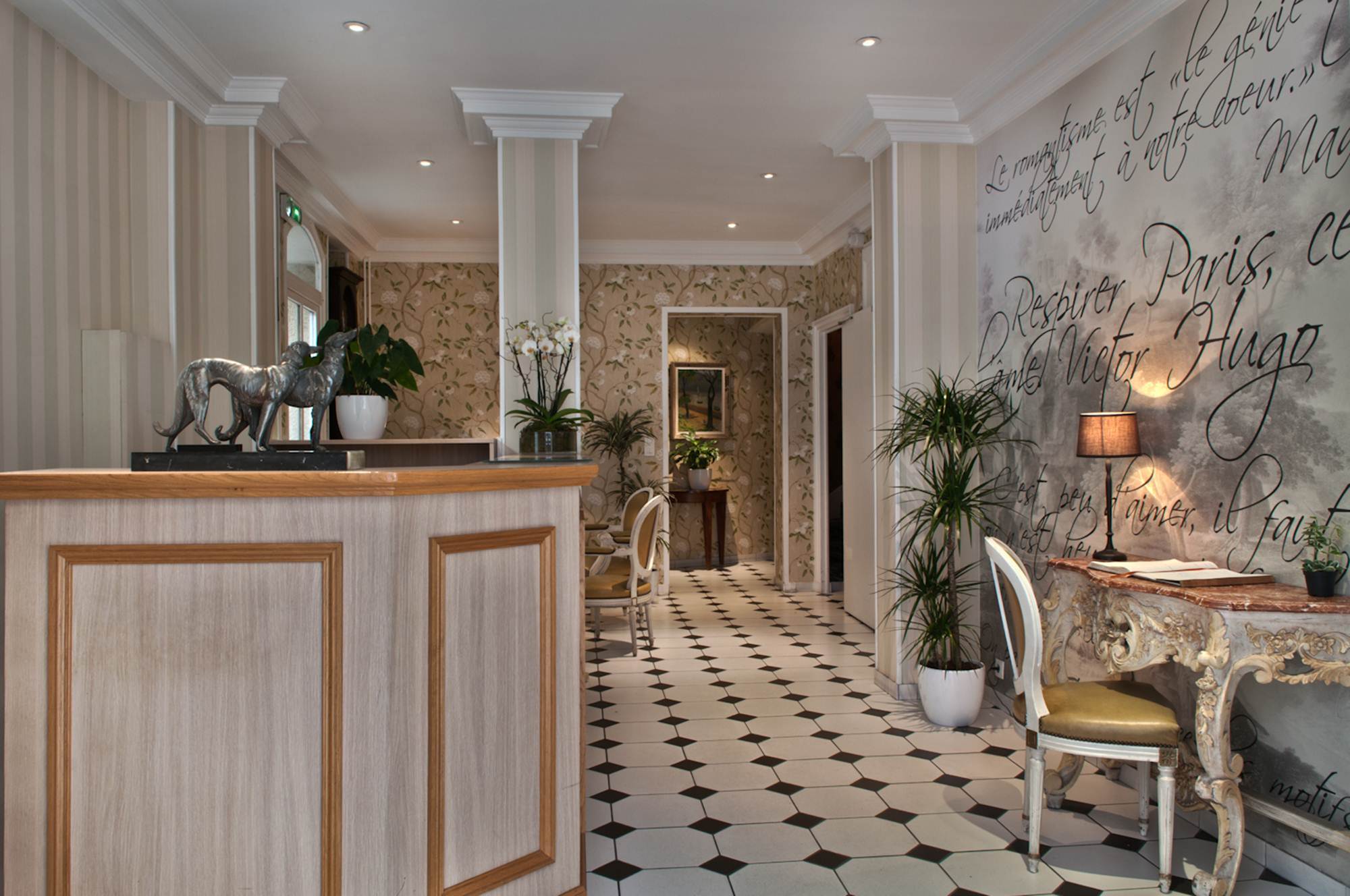 Hotel Romance Malesherbes By Patrick Hayat Paris Exterior photo